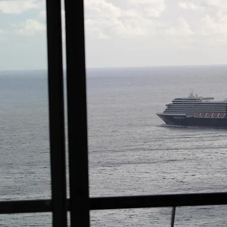 Sea Front House Funchal (Madeira)