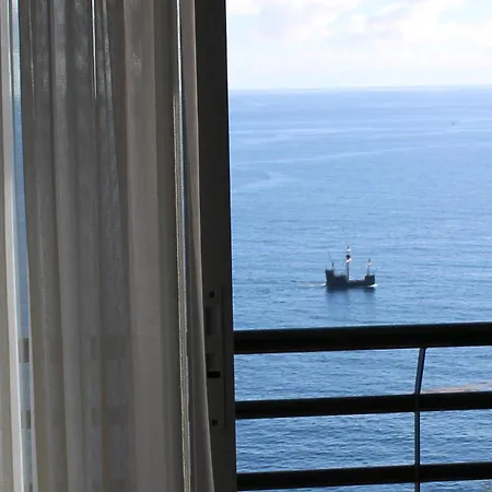 Semesterbostad Sea Front House *